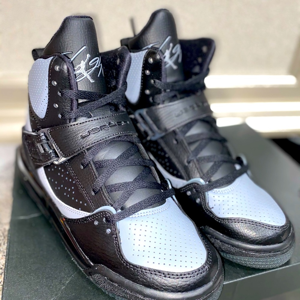 Jordan Flight 45 High(GS) Black/Cool Grey Size 6Y.
